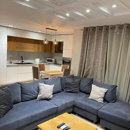 Golden Park Apartment