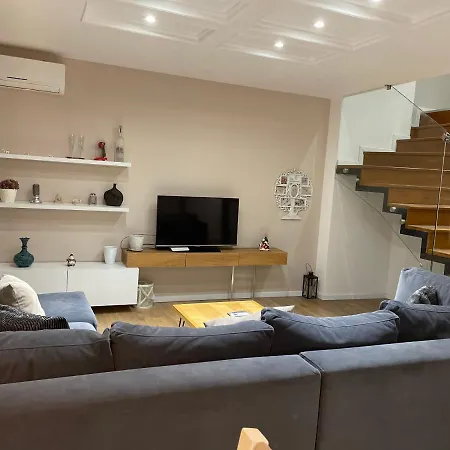 Golden Park Apartment